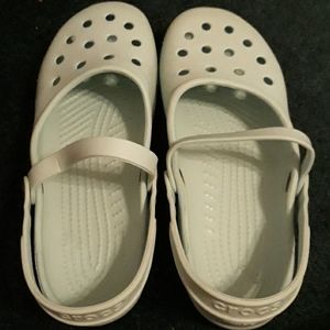 Crocs Mary Jane size 7 light blue green